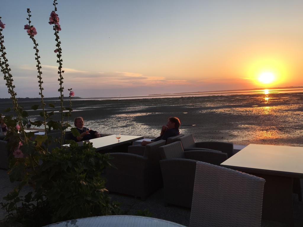Beach Hotel - Le Grand Chalet Ronce-les-Bains Eksteriør billede